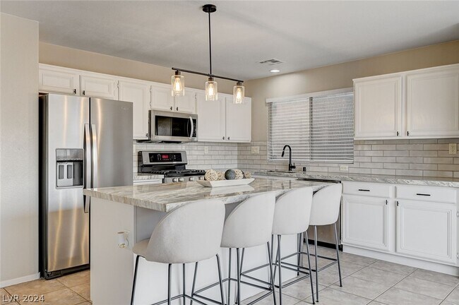 Foto del edificio - 526 Farrington Ct