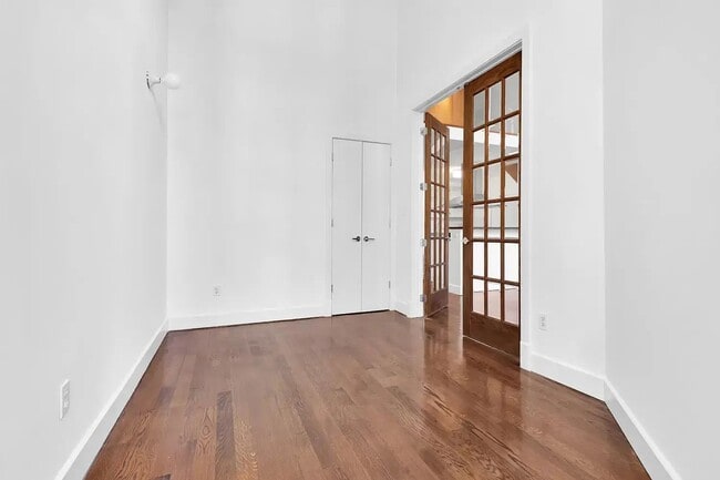 Building Photo - Perfect 1Bedroom Available