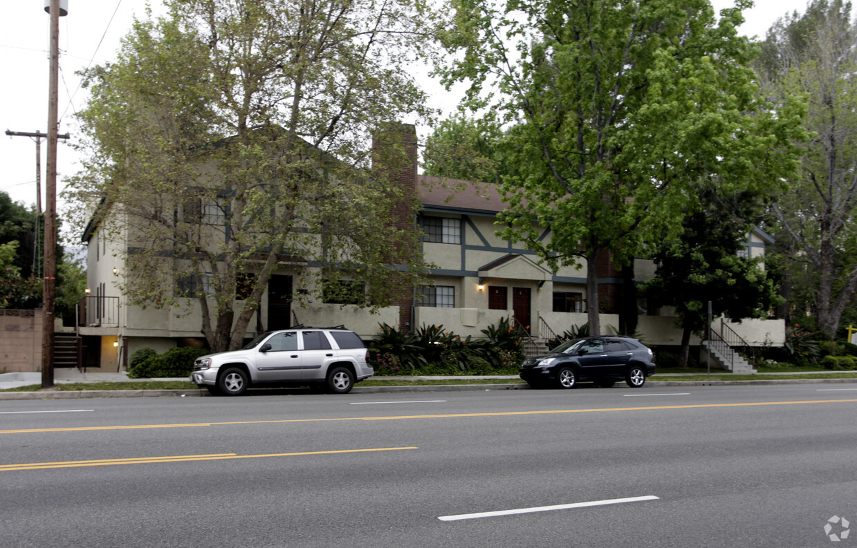 Primary Photo - 400 S Keystone St