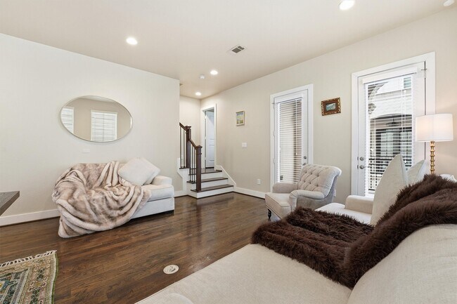 Foto del edificio - 2714 Freund St