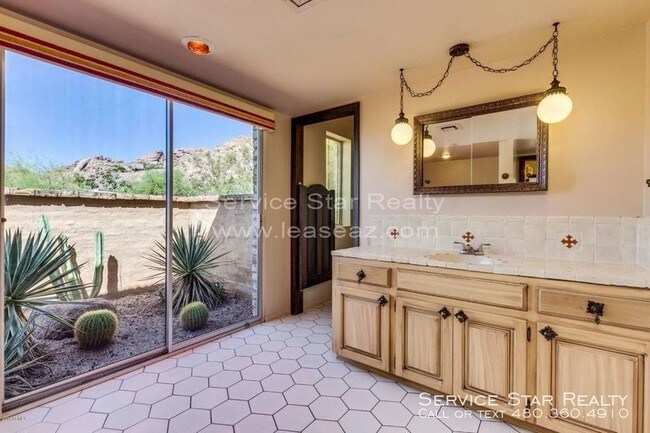 Foto del edificio - 5320 E Rockridge Rd
