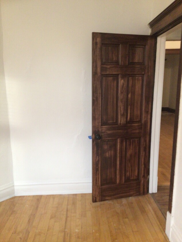 Foto principal - 928 N Harding Ave