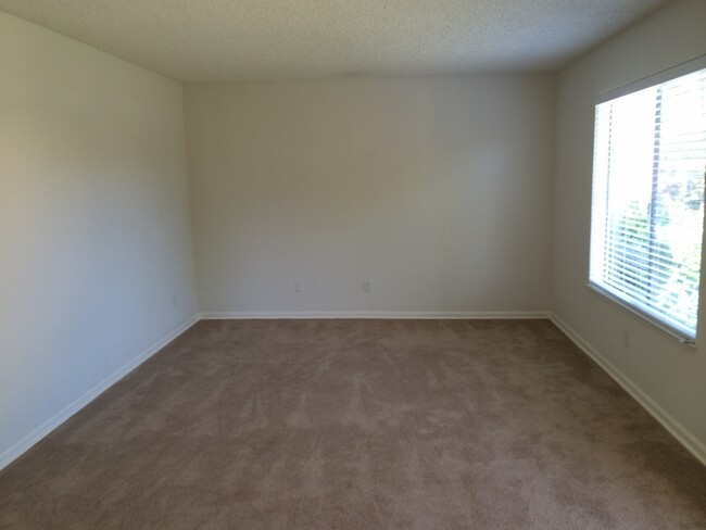 Foto del edificio - Nice Remodeled Townhome In Livermore Close...