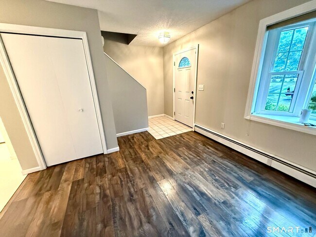 Building Photo - 2605 Albany Ave