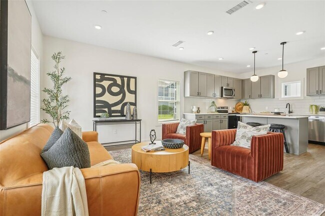 Foto del edificio - 6300 W Memorial Rd