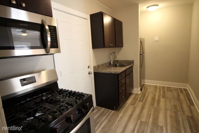 Foto del edificio - 4406 W Belden Ave