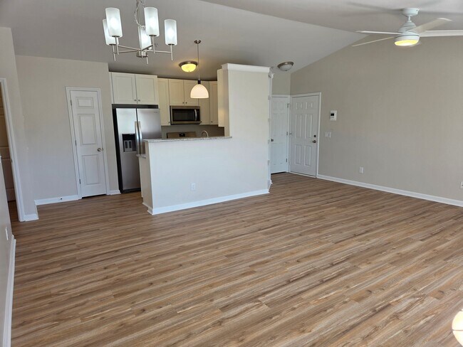 Foto del edificio - 634 Timberline Ridge Ln