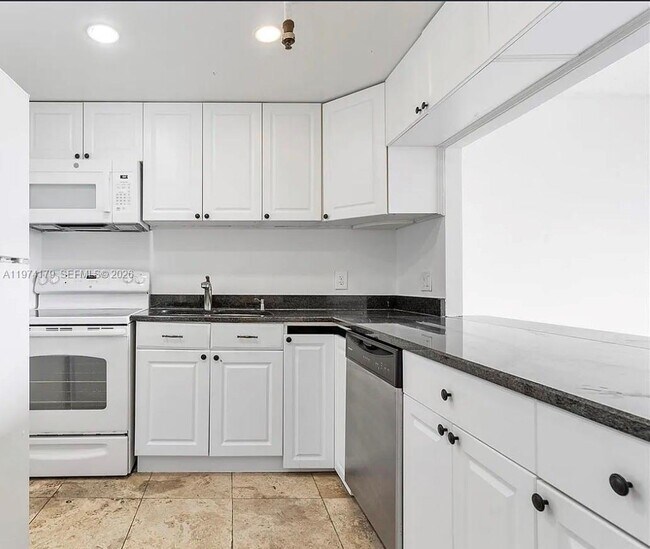 Foto del edificio - 1470 NE 123rd St