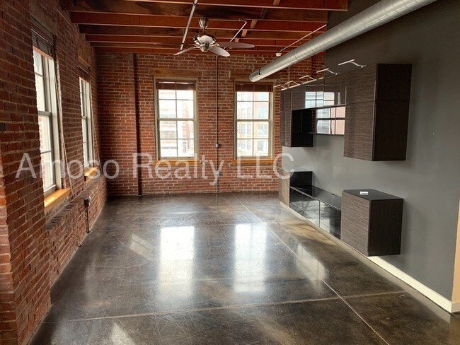 Building Photo - 721 N 17th St