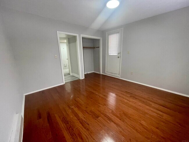 Foto del edificio - 416 E 2nd St