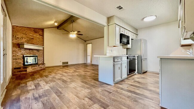 Foto del edificio - 3717 102nd St