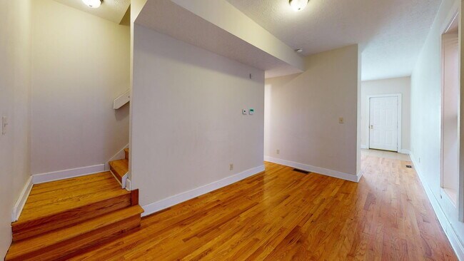 Foto del edificio - 1369 Indianola Ave