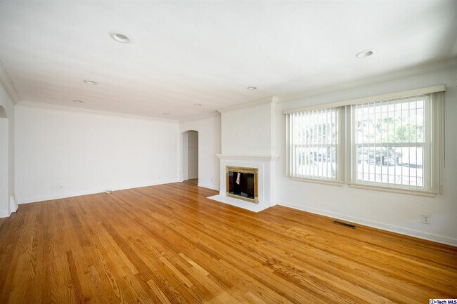 Foto del edificio - 1648 W Kenneth Rd