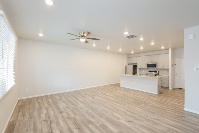 Building Photo - 13971 Vispo Wy
