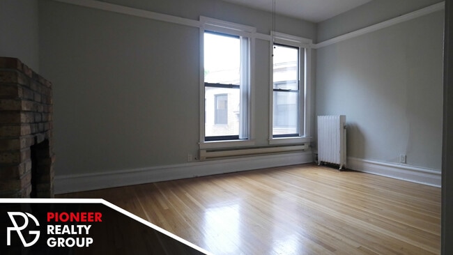 Building Photo - 1212 N Dearborn St