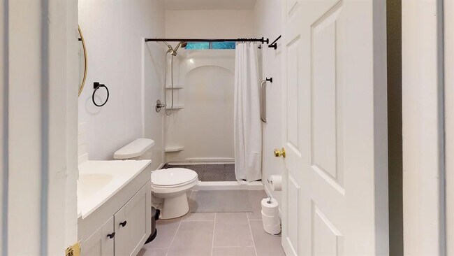Foto del edificio - 1109 Gardner Cove