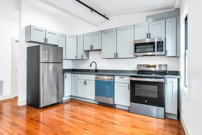 Building Photo - 2 Charles St Building Photo - 2 Charles St