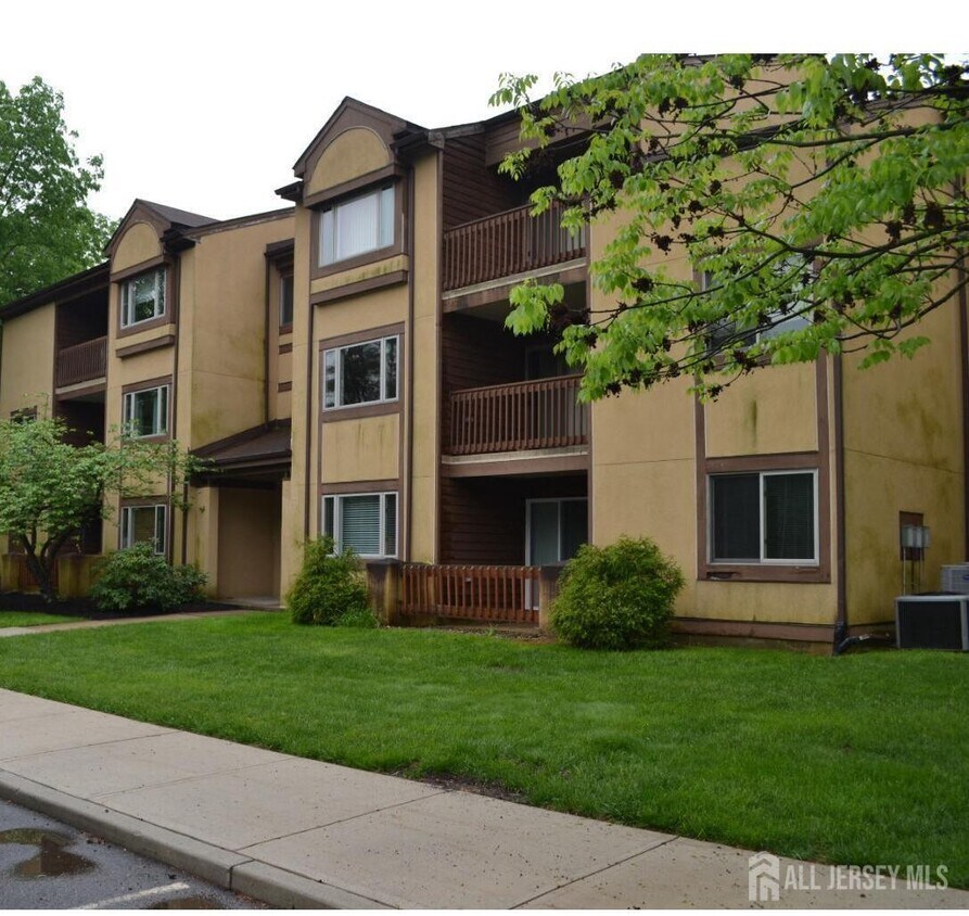 Primary Photo - 3123 Sayre Dr