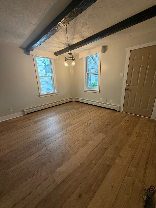 Building Photo - 125 E 5th Ave