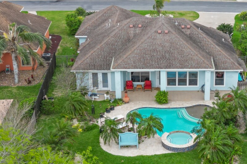 Primary Photo - 87 Bethpage Dr