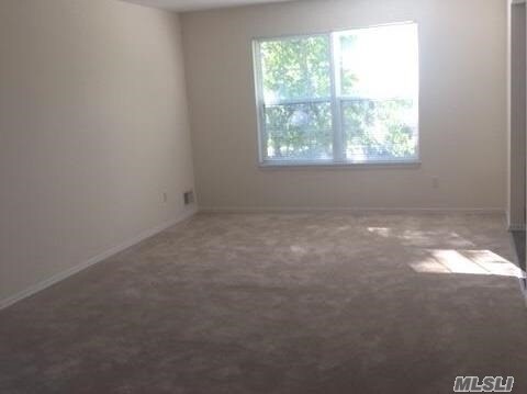 Building Photo - 460 Chelsea Dr