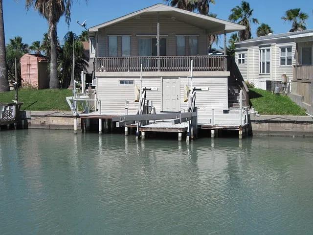 Primary Photo - 145 E Bonnet Cir