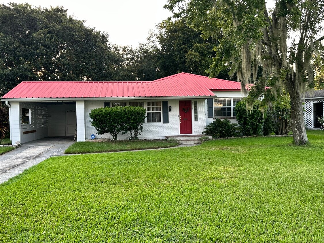 Primary Photo - 1015 Clearview Ave