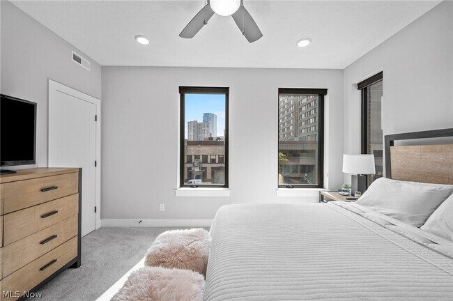 Foto del edificio - 1403 Superior Ave E
