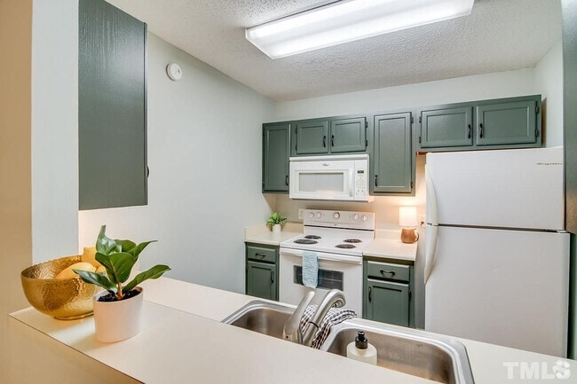 Building Photo - Room in Condo on Audubon Lake Dr