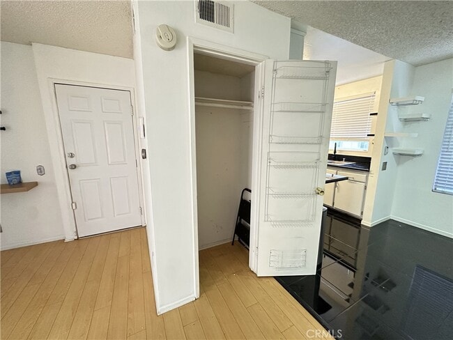 Building Photo - 9336 Van Nuys Blvd