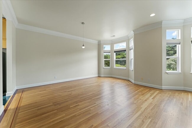 Building Photo - 4619 Lincoln Way