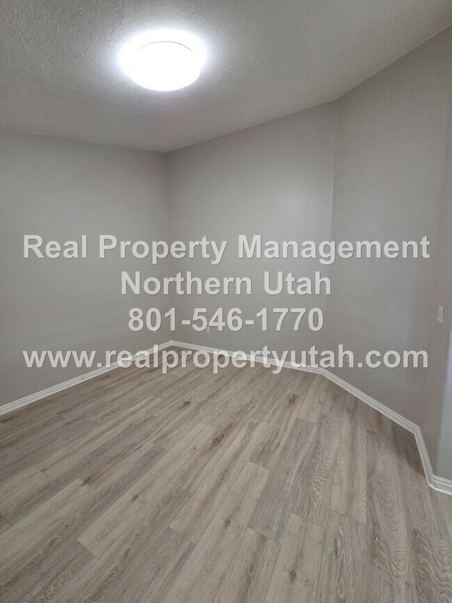 Foto del edificio - Updated 5 Bedroom 5 Bath Home in Layton