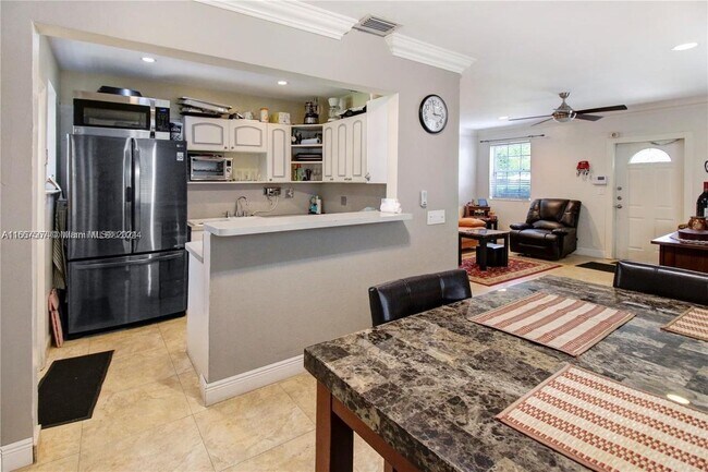 Foto del edificio - 701 SW 17th St