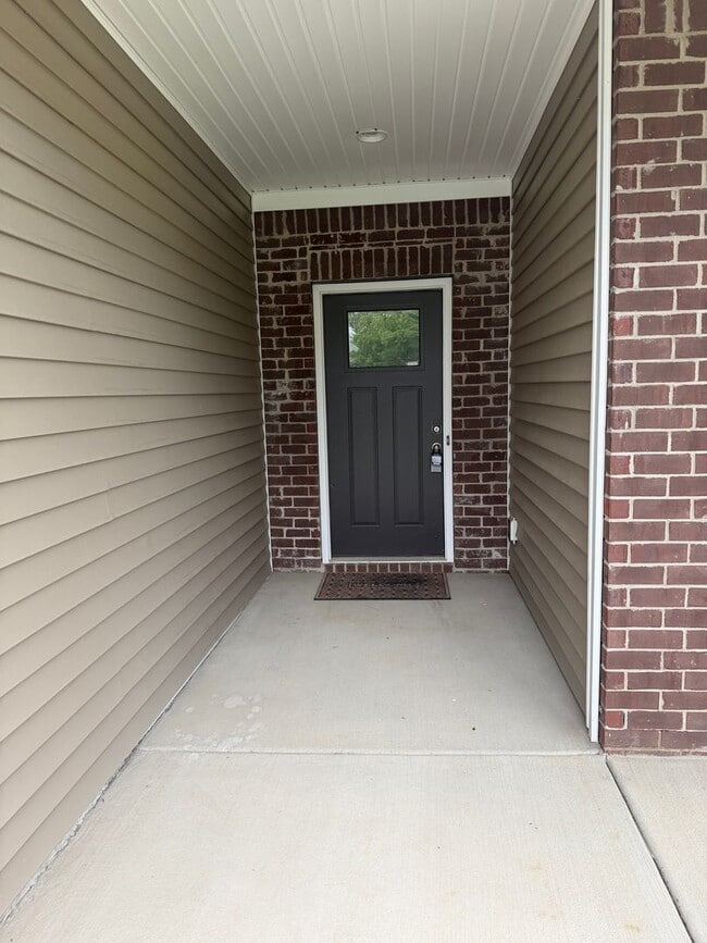 Building Photo - 3 BR/3BA | Newly Renovated Single Family Home | 1-Car Covered Parking | Gated backyard |Study and...
