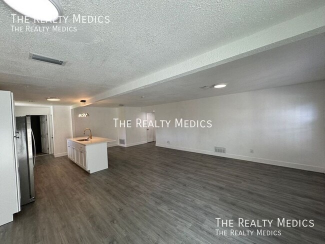 Foto del edificio - 1718 Palmer Ln