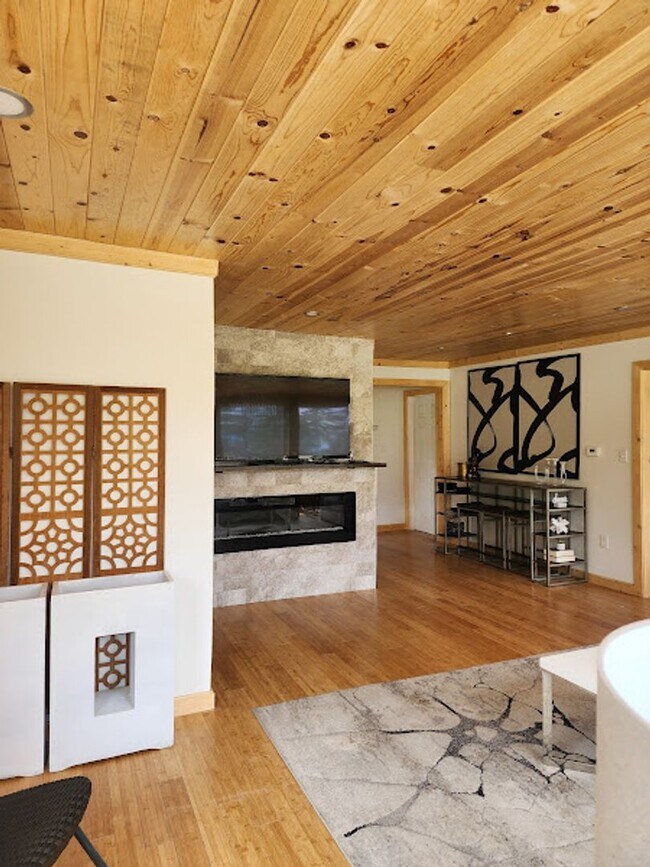 Building Photo - Long Realty & Property Management - Very Beautiful Cabin Close to Ski Resorts