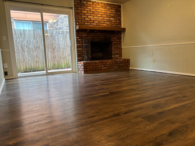 Foto del edificio - 3 bedroom 2 bath Edmond Duplex