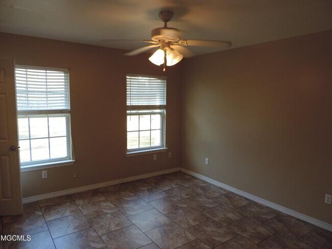 Photo - 207 Reed Ave Apartment