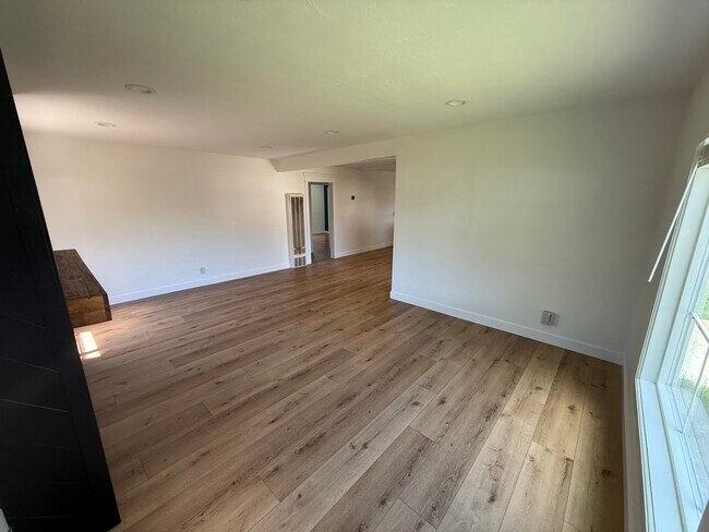 Building Photo - 16859 Alisal Ct