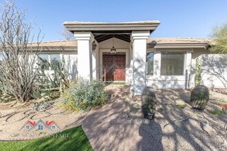 Building Photo - 4728 E Ron Rico Rd