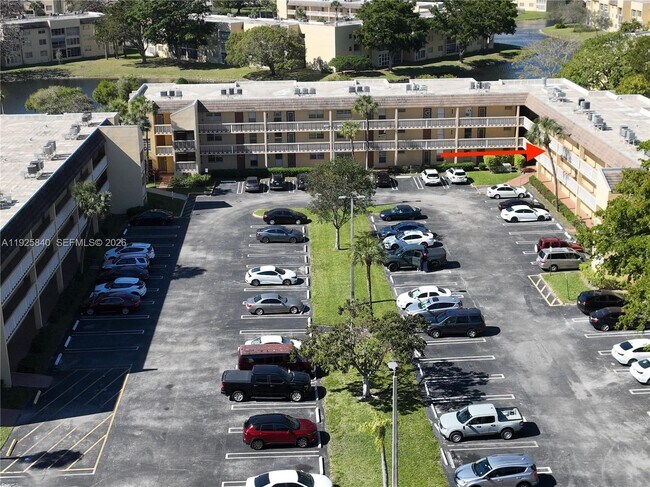 Foto del edificio - 5961 NW 61st Ave