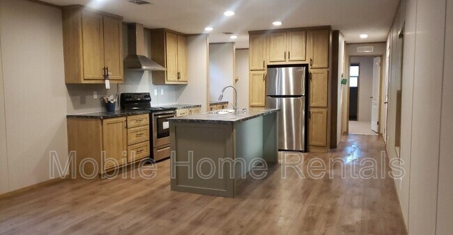 Building Photo - 105 S Cambridge Dr