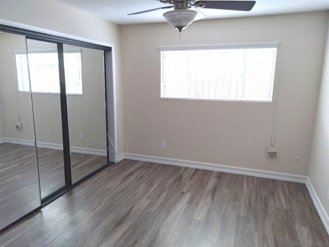 Foto del edificio - 4174 Monroe Ave