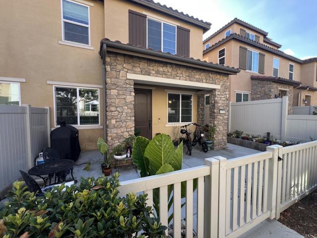 Building Photo - 1707 Frangipani Ave