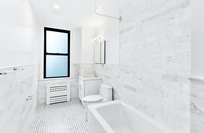 BATHROOM - 222 E 48th St