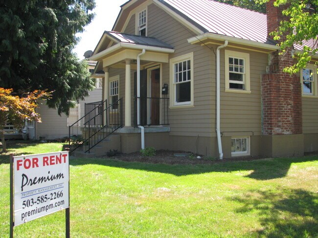 Building Photo - Three Bedroom in North Salem