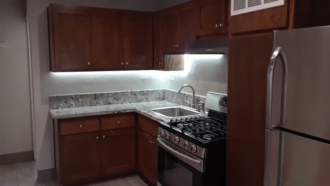Building Photo - 516 Rimmer Ave
