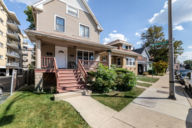 Foto del edificio - 328 Circle Ave