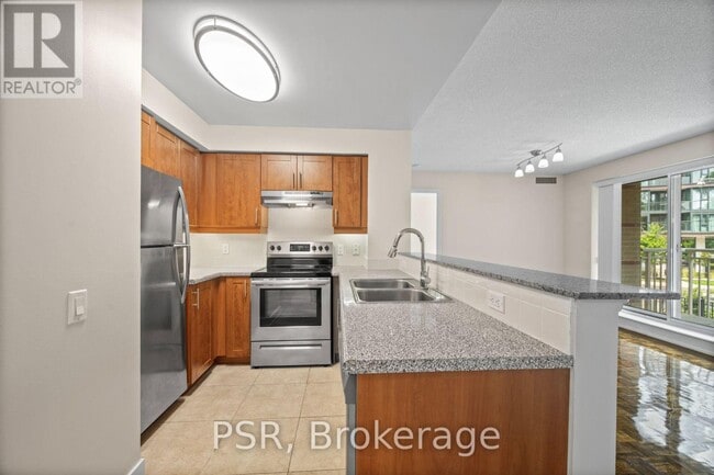 Building Photo - 515 Rosewell Ave