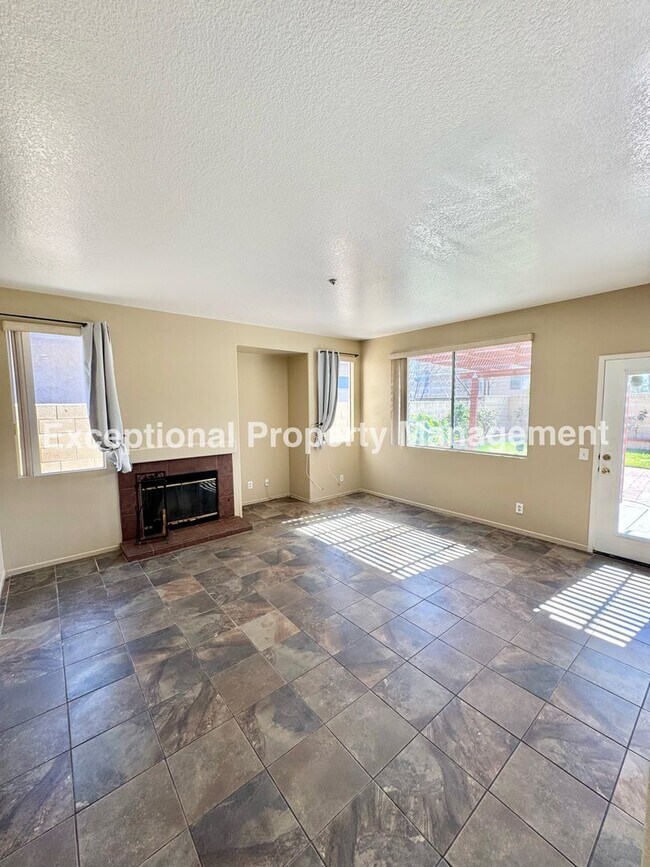 Foto del edificio - Ready to move in 3 bed 3 bath home